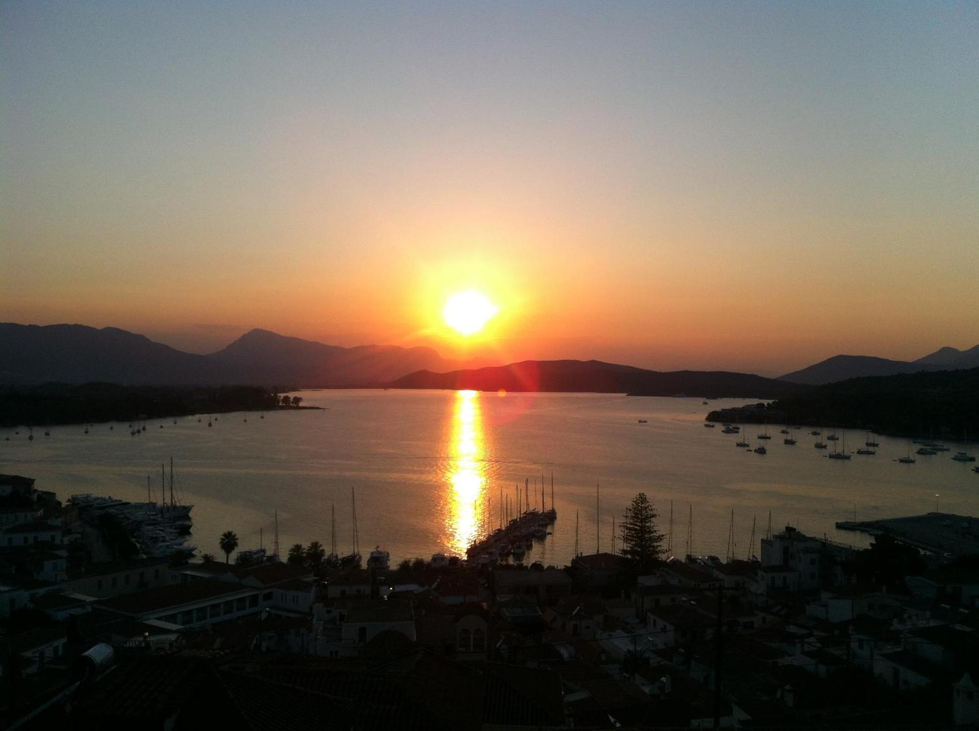 Summer Dream Poros Town Buitenkant foto